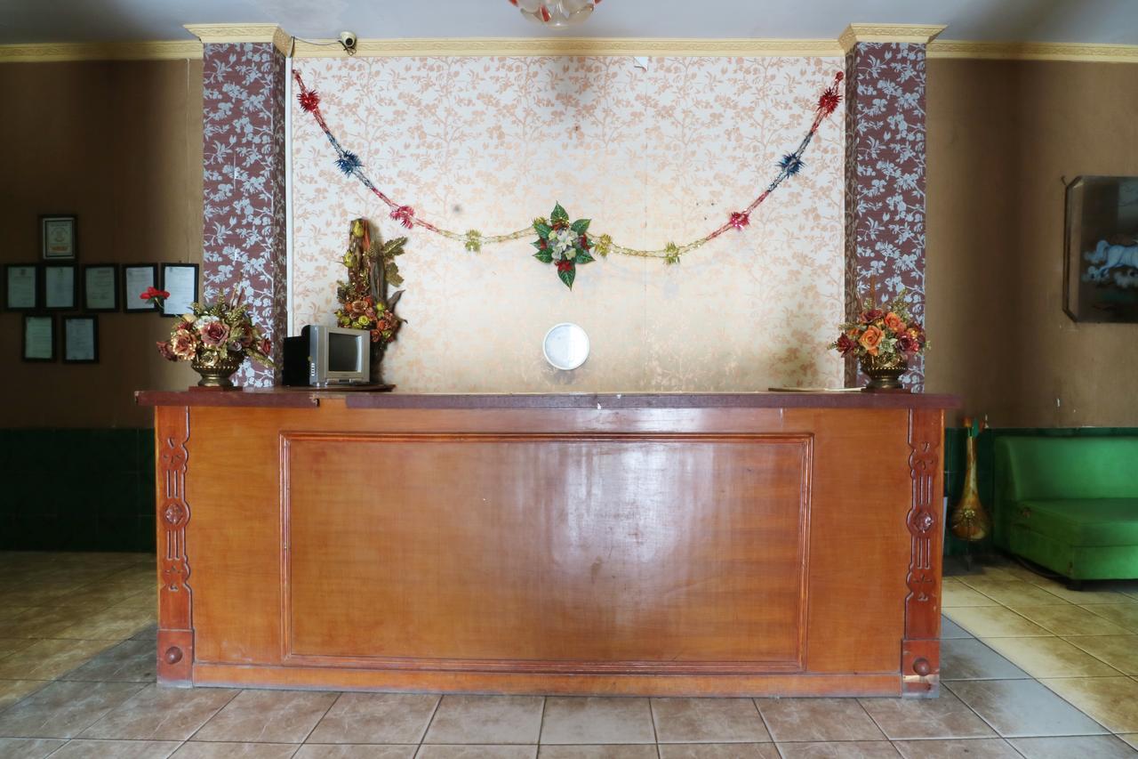 Hotel Ellysta Тангеранг Екстериор снимка